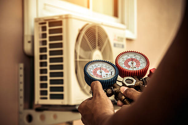 Professional Hvac technician working in Faucett, MO